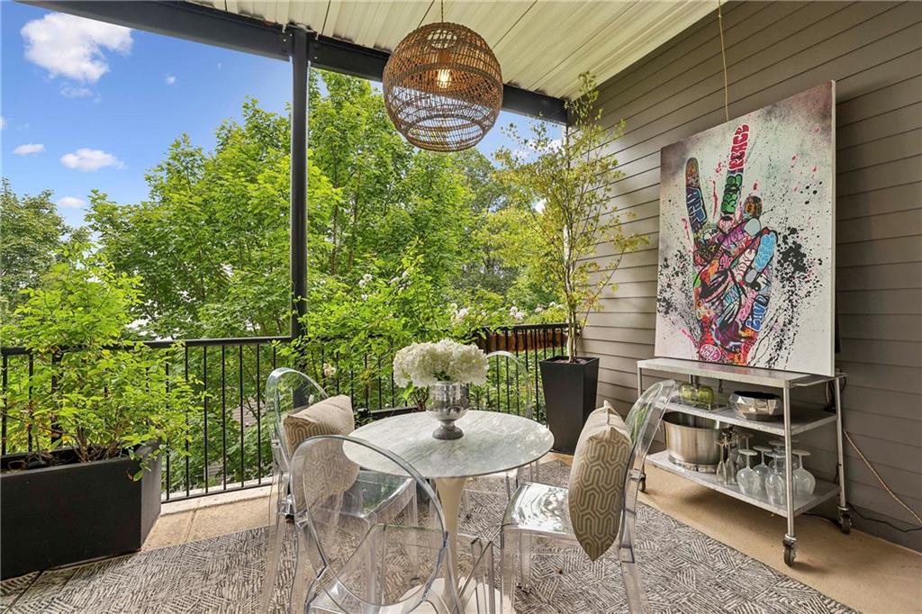812 Creek View Lane