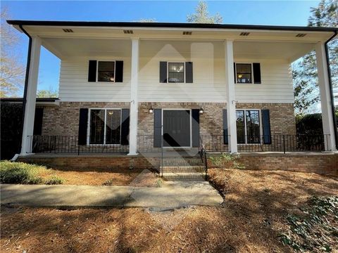 Photo of 9935 La View Circle, Roswell, GA 30075 (MLS # 7744437)