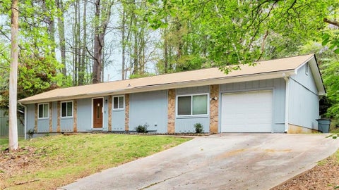 Homes For Sale - 5796 Bobbin Lane<br/> Lithonia, GA 30058