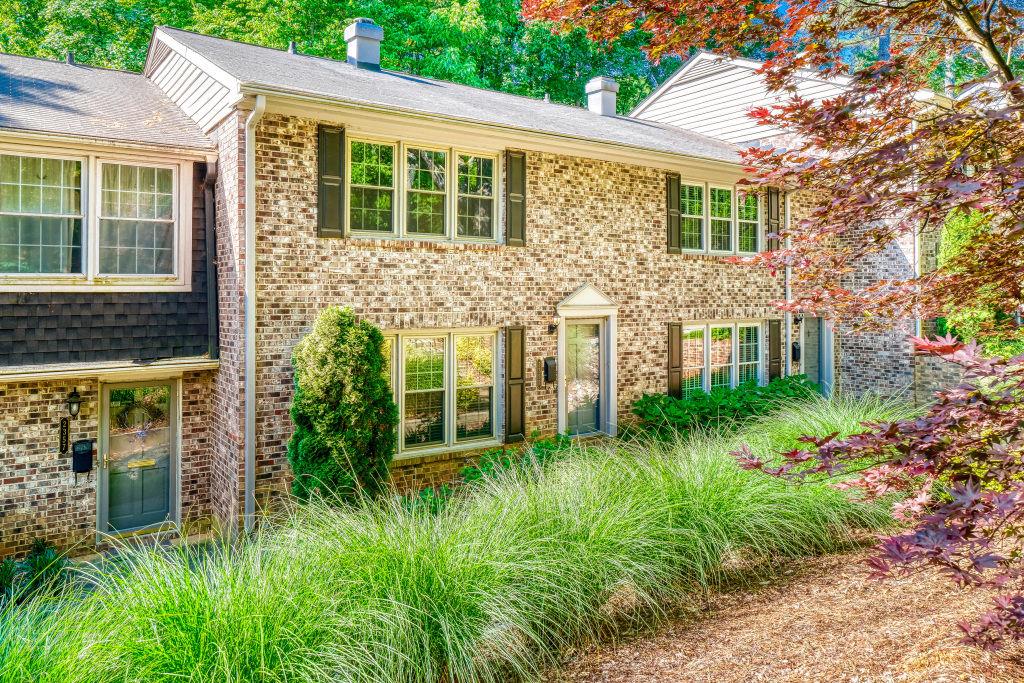 2355 Northlake Court NE