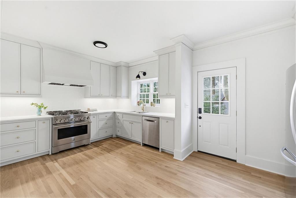 1767 Ridgewood Drive NE