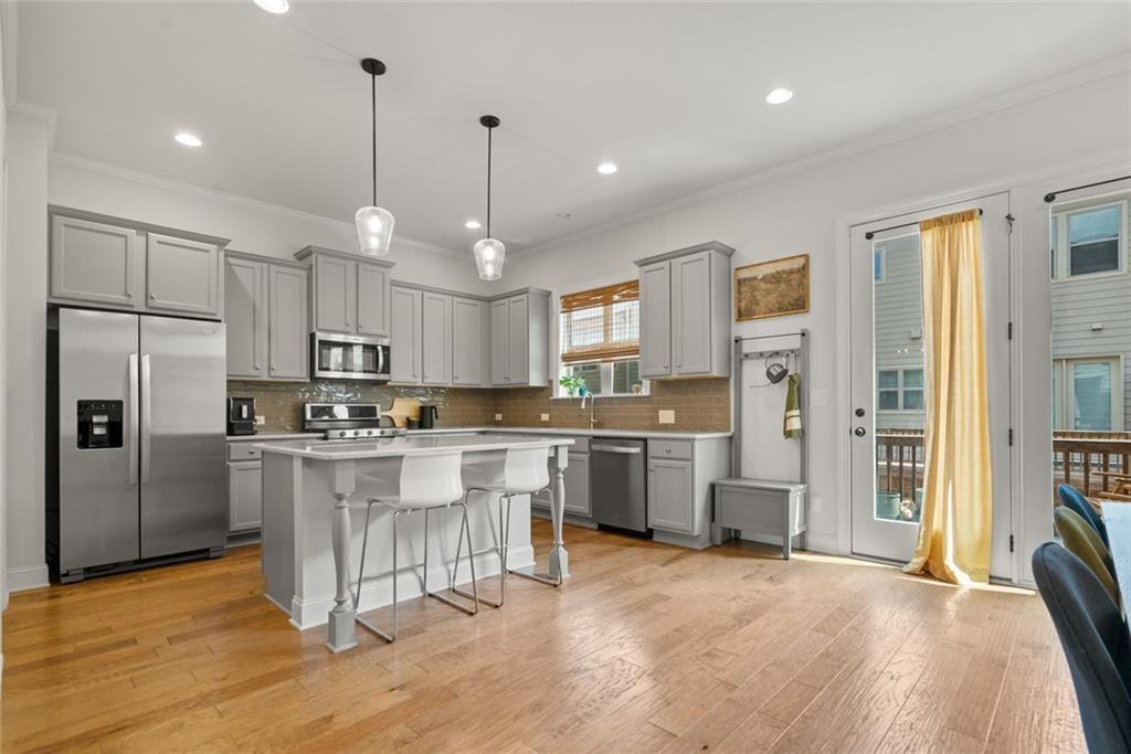 613 Harrington Hills