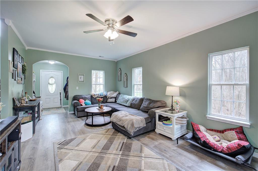385 Griffin Road NW