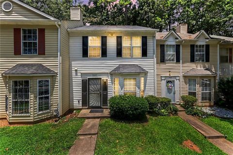 Townhouse For Rent - 5582 Stonington Trace Parkway<br/> Stone Mountain, GA 30087