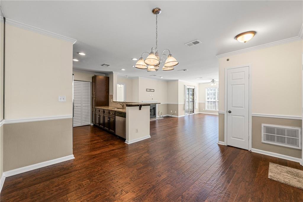 610 Mill Pond Drive, Smyrna, Georgia image 6