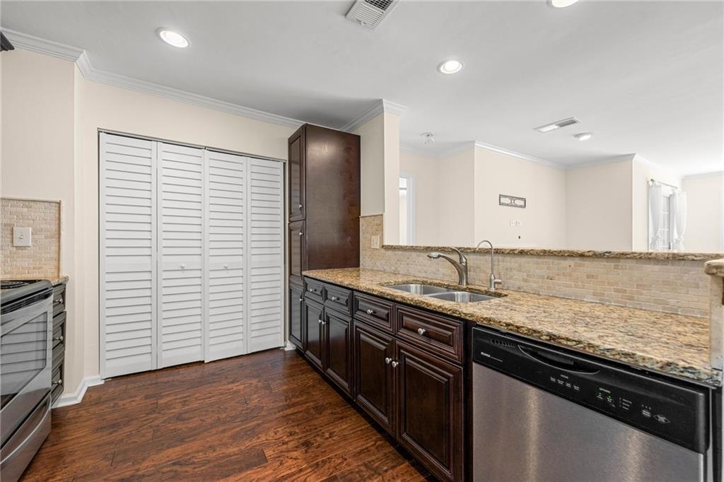 610 Mill Pond Drive, Smyrna, Georgia image 7