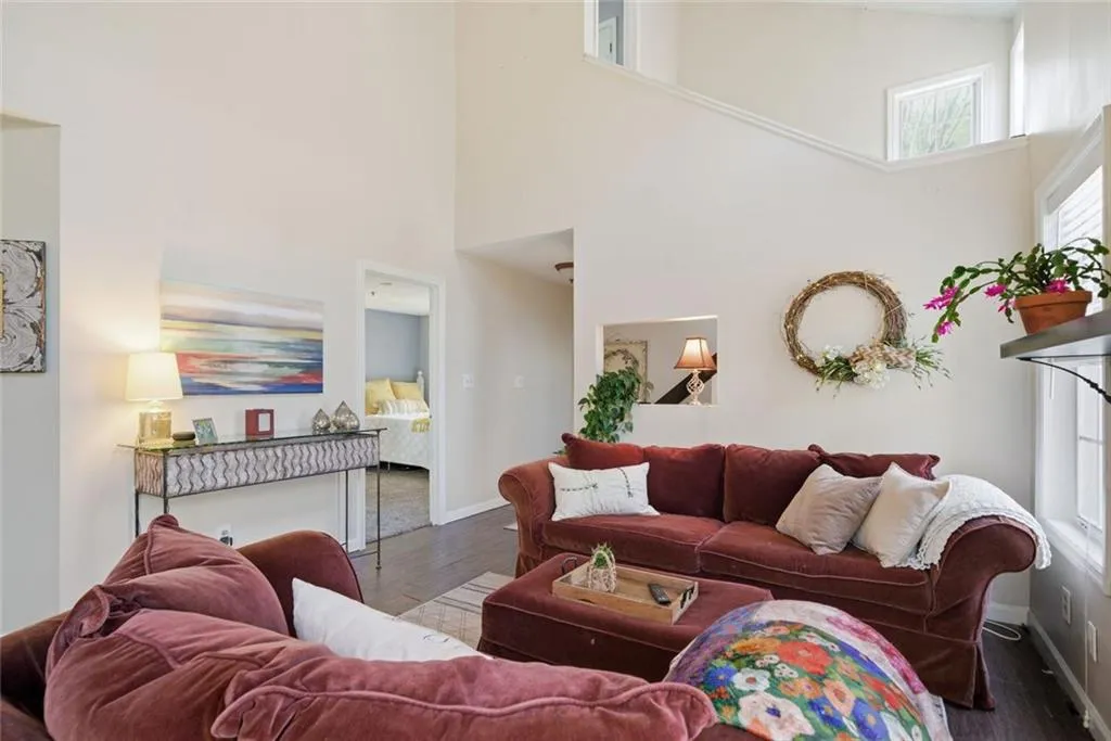 Marietta, Georgia 30067, United States, 3 Bedrooms Bedrooms, ,3 BathroomsBathrooms,Residential,Active,251845