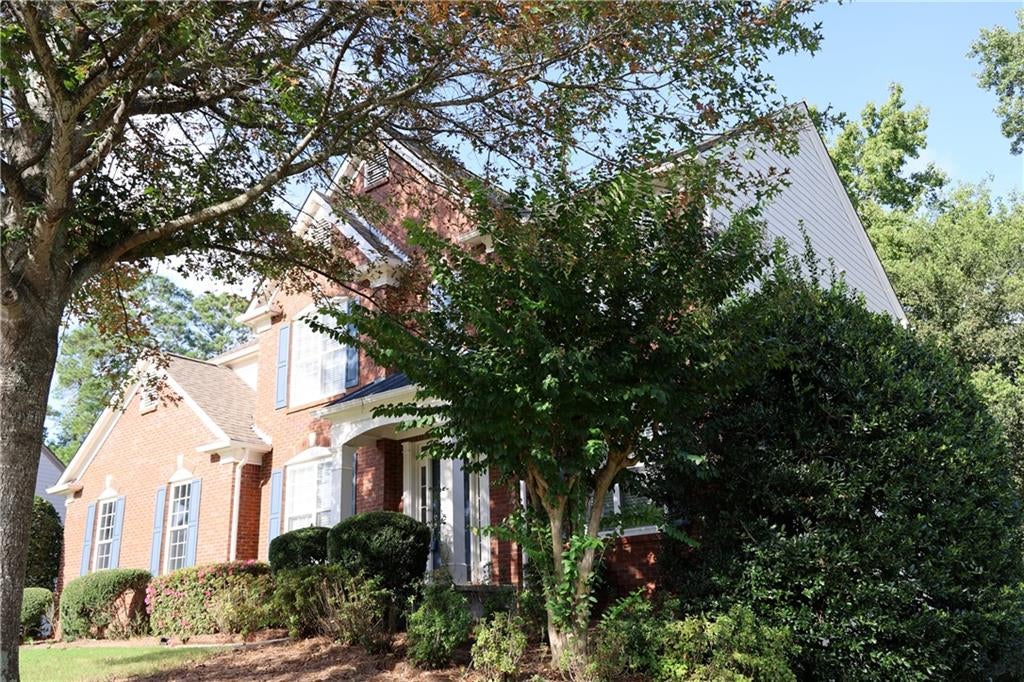 555 Midhurst Place