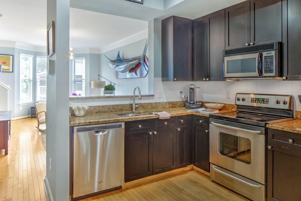 951 Glenwood Avenue SE 1708