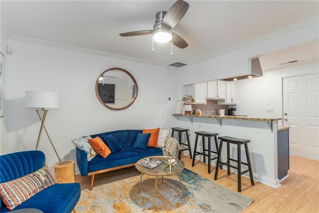 210 Sampson Street NE 3