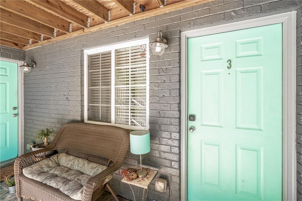 210 Sampson Street NE 3