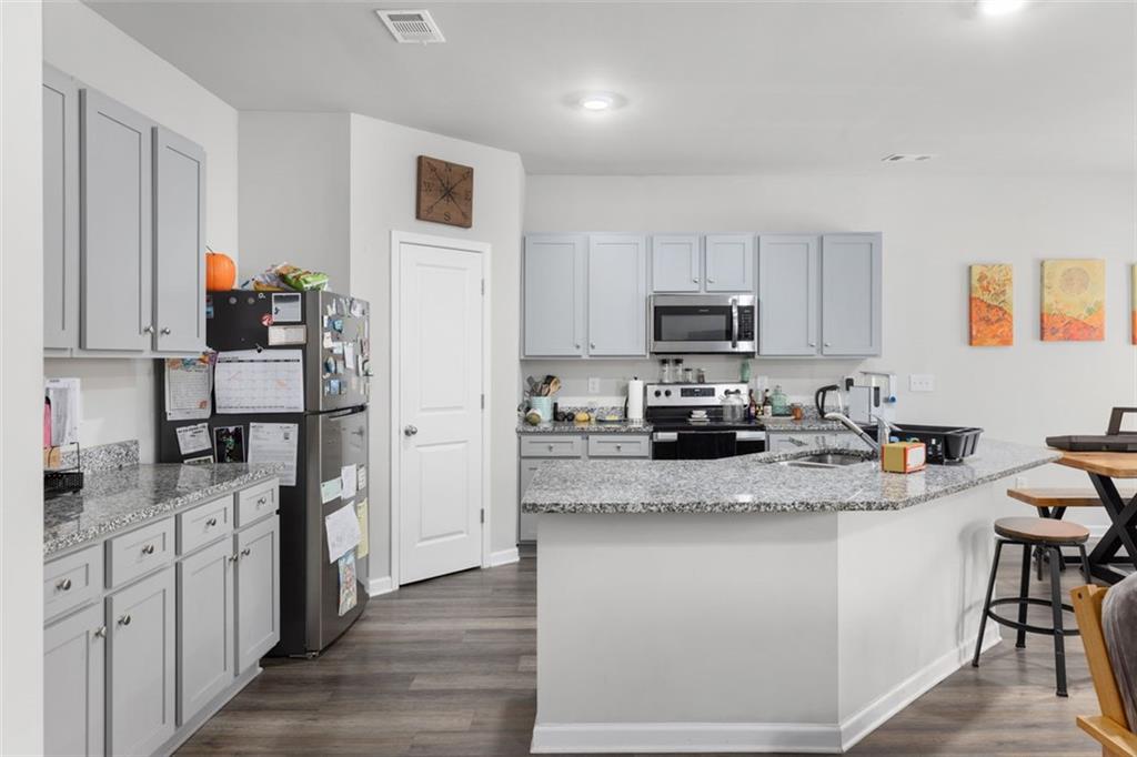 9122 GOLFVIEW Circle
