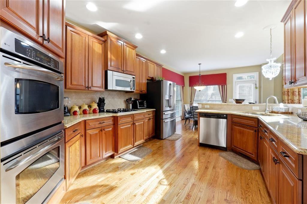 1915 Brackendale Road NE