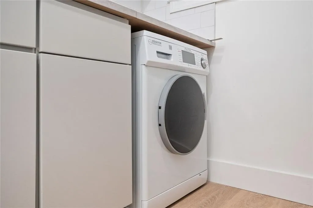 Atlanta, Georgia 30309, United States, 2 Bedrooms Bedrooms, ,1 BathroomBathrooms,Residential,Active,182825