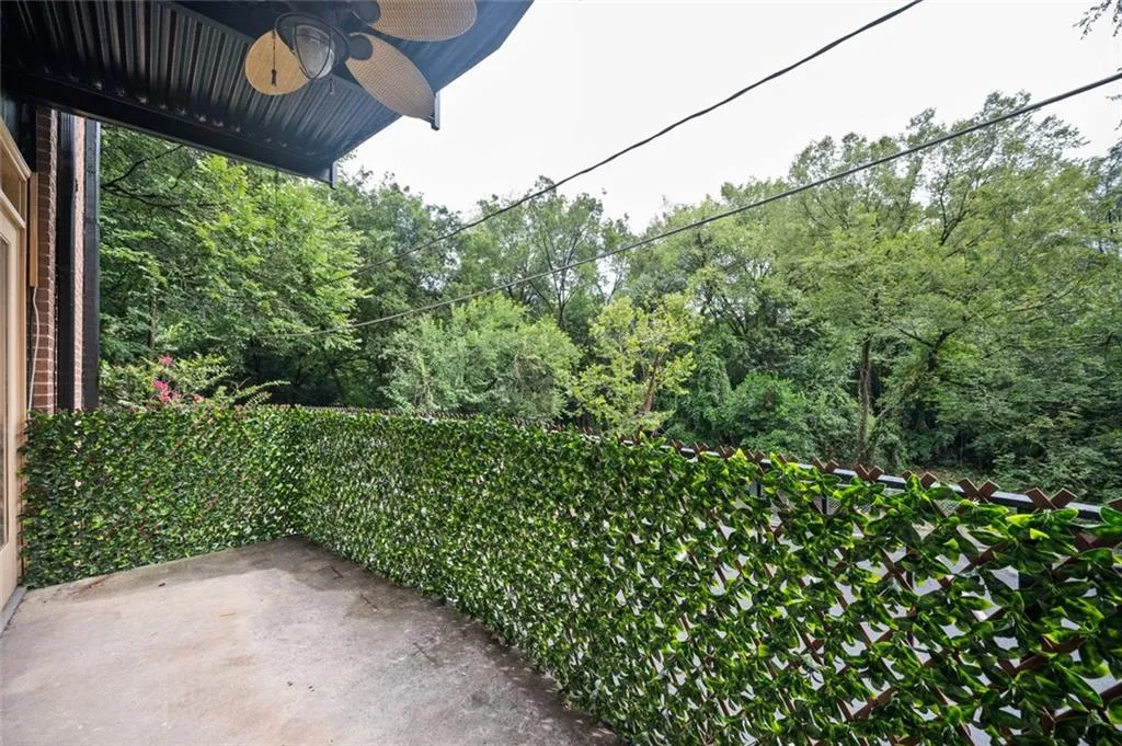 Atlanta, Georgia 30309, United States, 2 Bedrooms Bedrooms, ,1 BathroomBathrooms,Residential,Active,182825