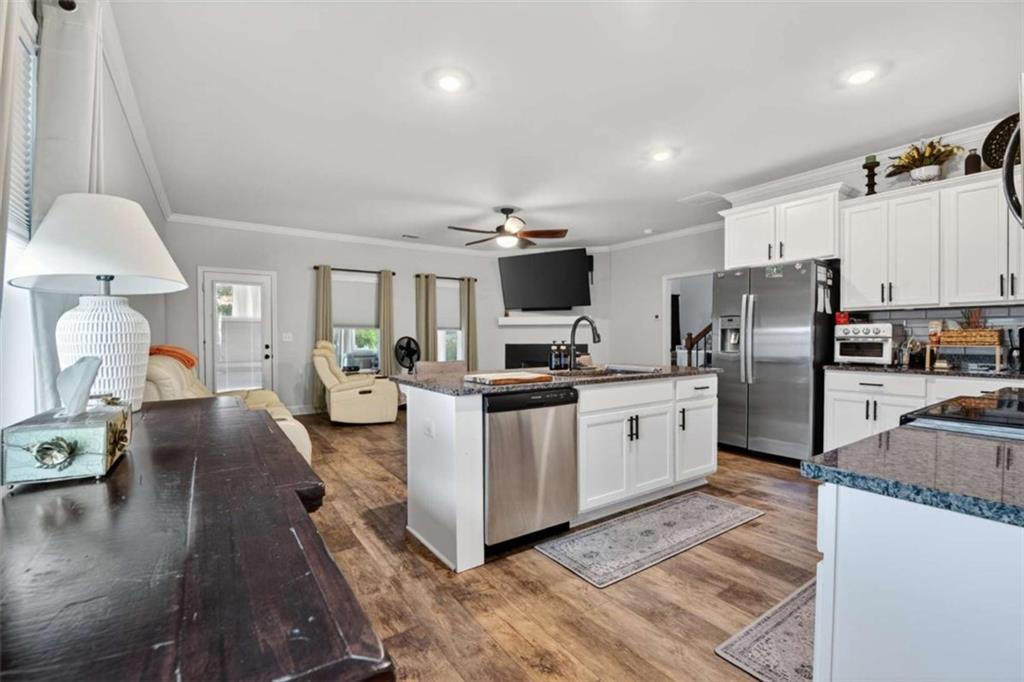 824 Winscape Lane