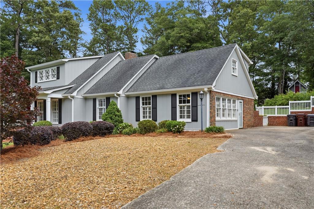 2 Walnut Drive