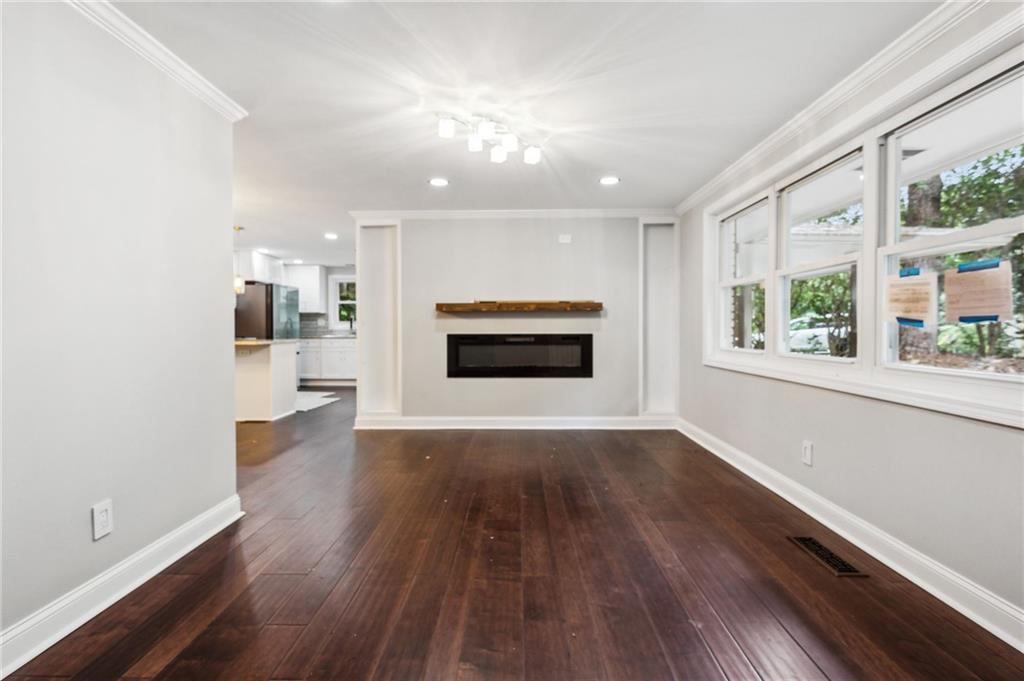 2538 Warwick Circle NE