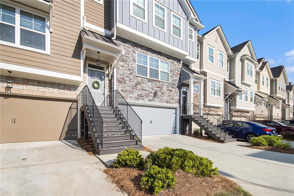 2517 Hedgeway Circle