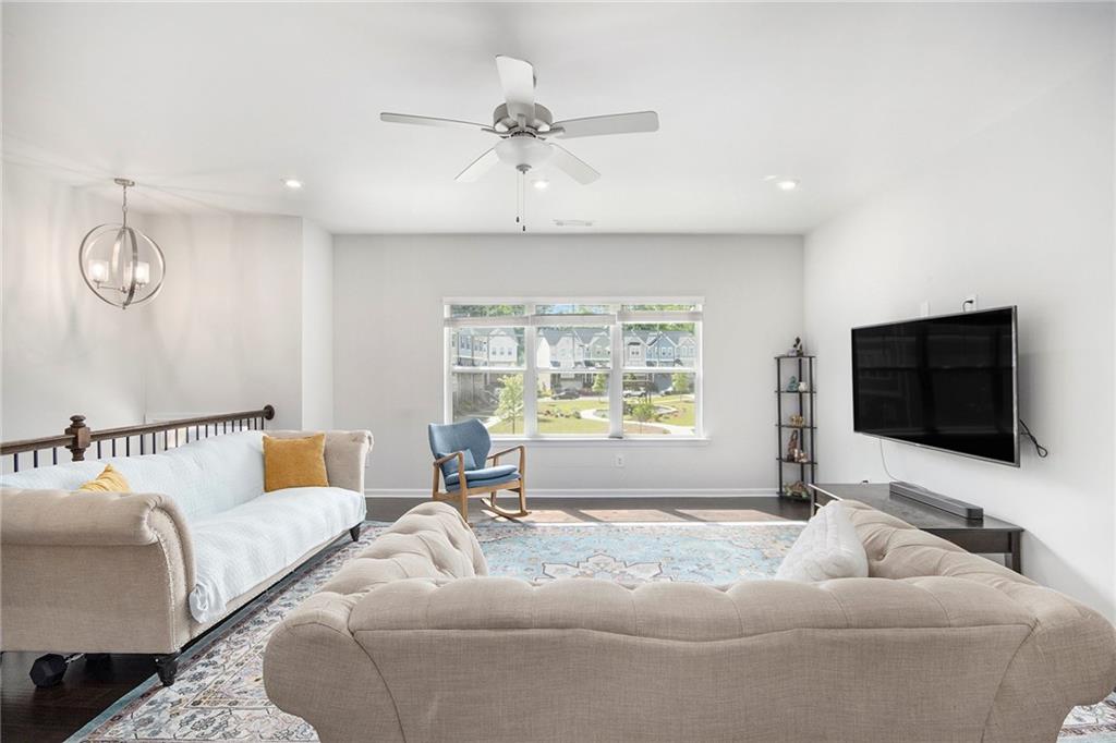 2517 Hedgeway Circle
