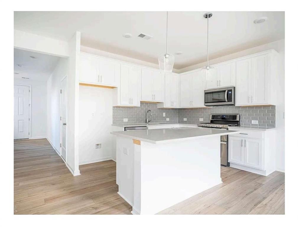 1648 Florence Run NW