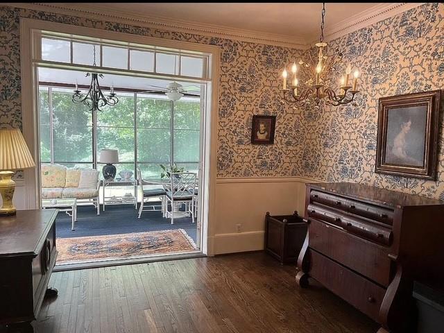 956 W WESLEY Road NW