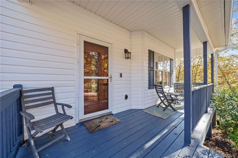 A home in Dawsonville