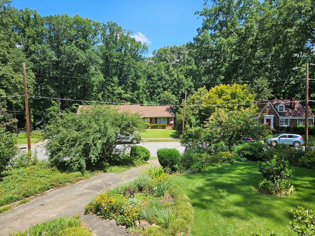 2431 W Woodland Circle