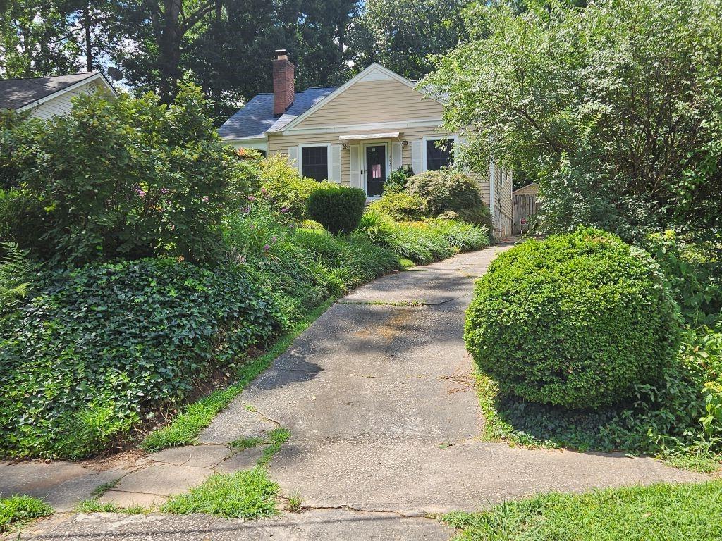 2431 W Woodland Circle