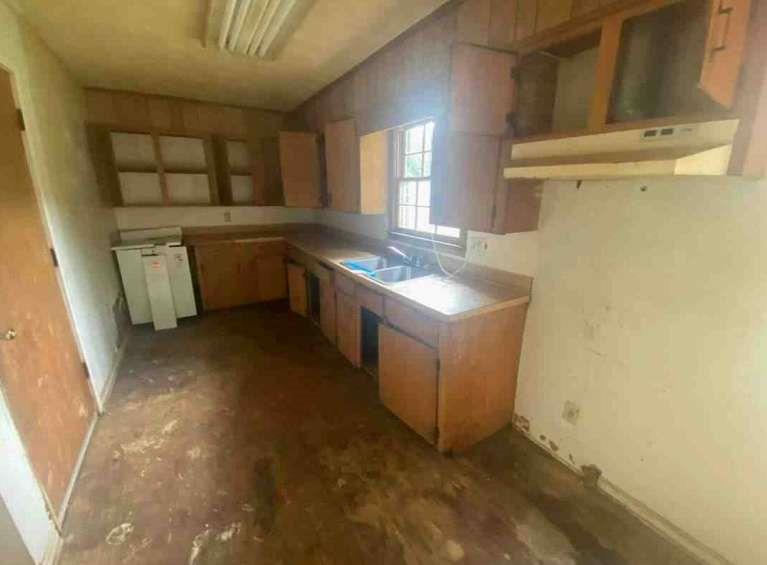 5598 Fosters Mill Road