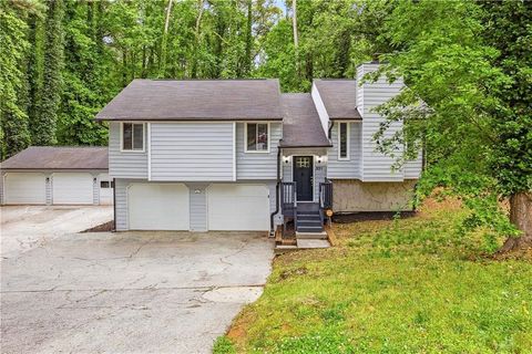 Homes For Sale - 3021 Munson Court<br/> Snellville, GA 30039