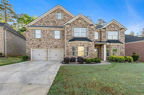 A home in Fairburn