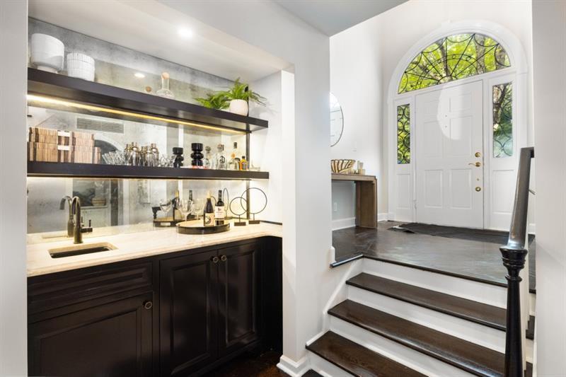 11 Mooregate Square NW