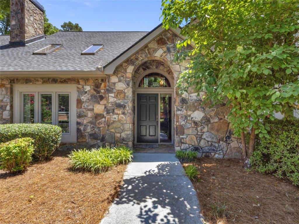 2332 Benji Boulevard