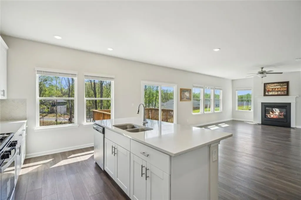 Dawsonville, Georgia 30534, United States, 4 Bedrooms Bedrooms, ,3 BathroomsBathrooms,Residential,Active,107820