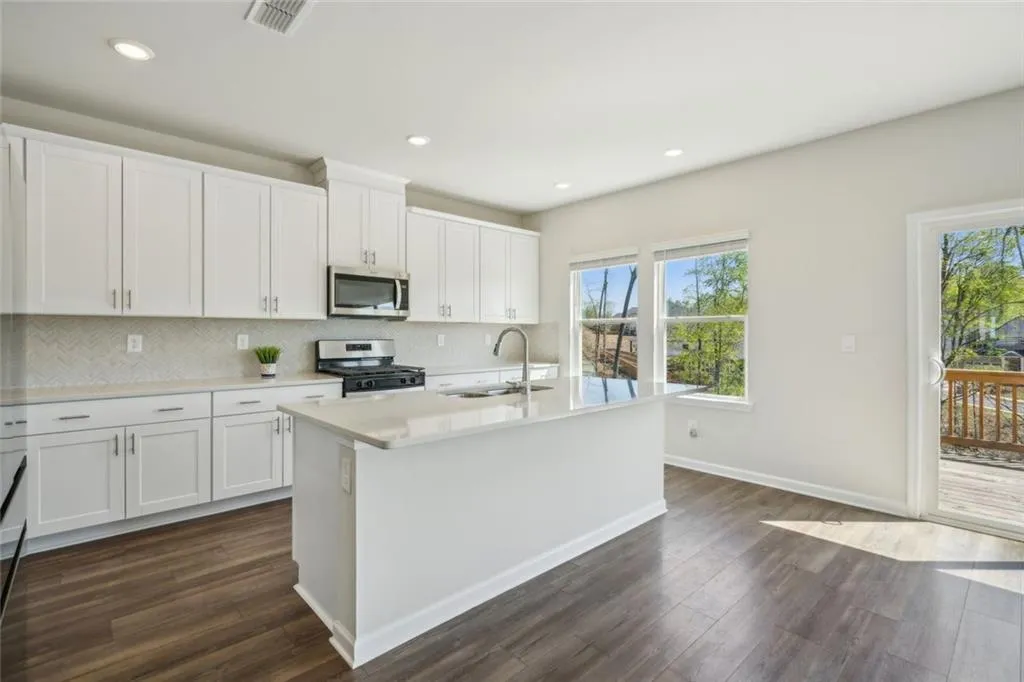 Dawsonville, Georgia 30534, United States, 4 Bedrooms Bedrooms, ,3 BathroomsBathrooms,Residential,Active,107820