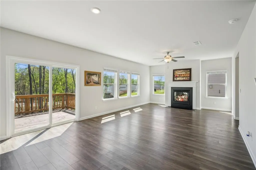 Dawsonville, Georgia 30534, United States, 4 Bedrooms Bedrooms, ,3 BathroomsBathrooms,Residential,Active,107820