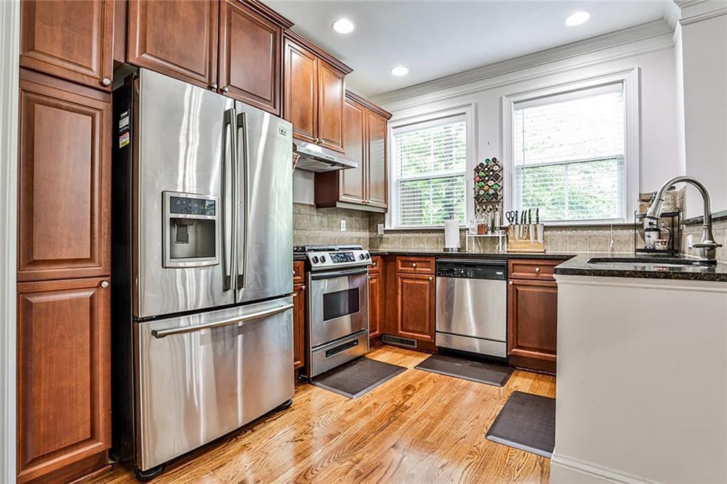 5480 Glenridge View 2008