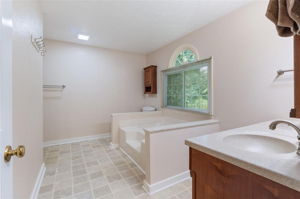 48 Saddle Field Circle, Cartersville, Georgia image 12