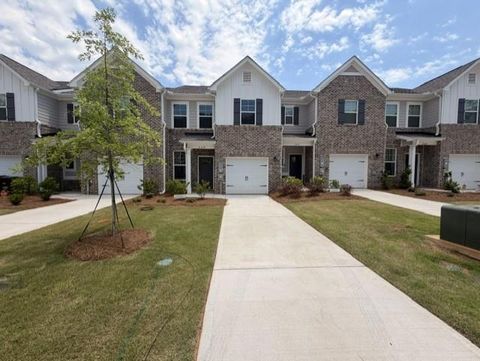 Townhouse For Rent - 348 Navigator Lane<br/> Mcdonough, GA 30253