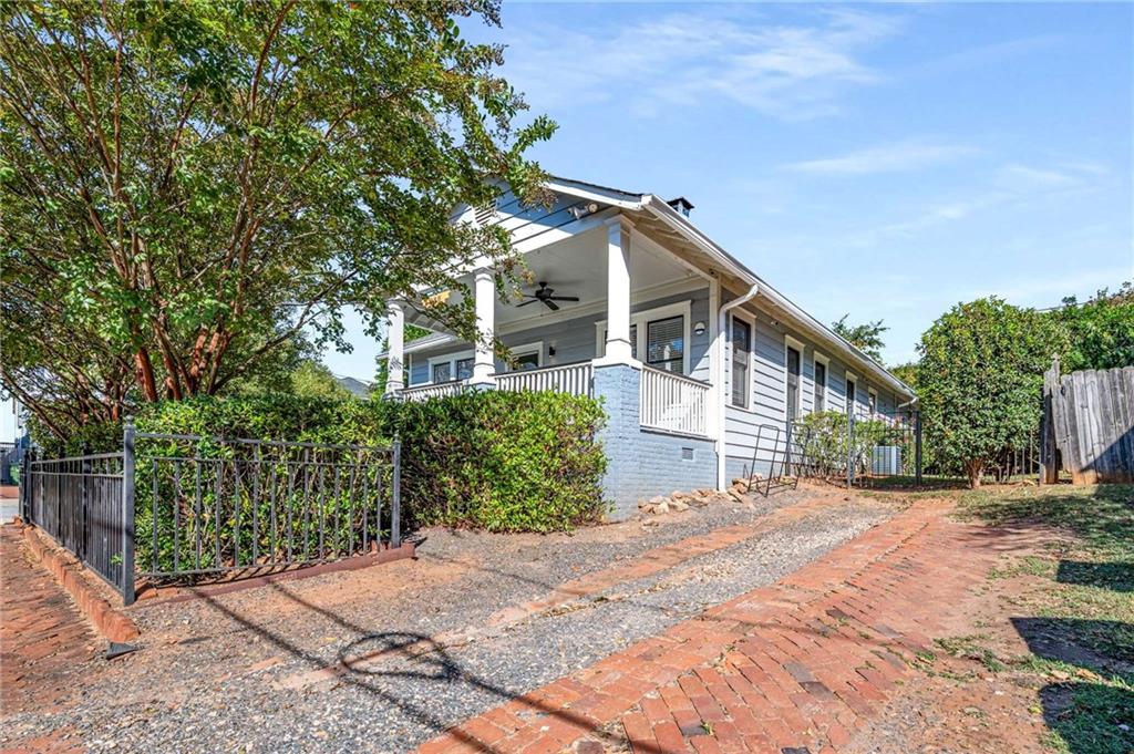 288 Augusta Avenue SE