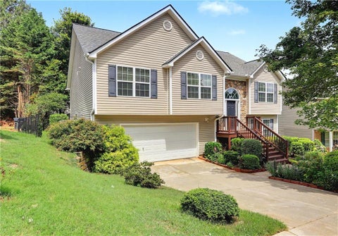 Homes For Sale - 4353 Flat Stone Lane<br/> Snellville, GA 30039