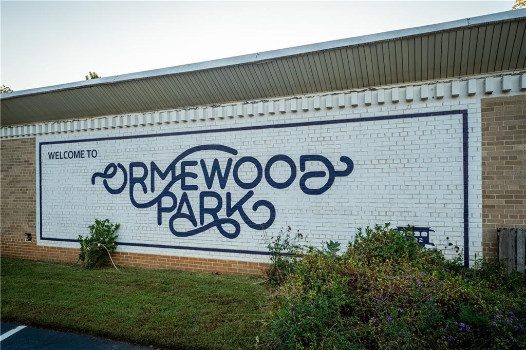 636 Hemlock Circle SE