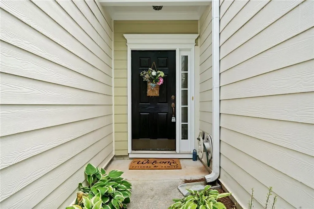 Marietta, Georgia 30066, United States, 3 Bedrooms Bedrooms, ,3 BathroomsBathrooms,Residential,Active,150797