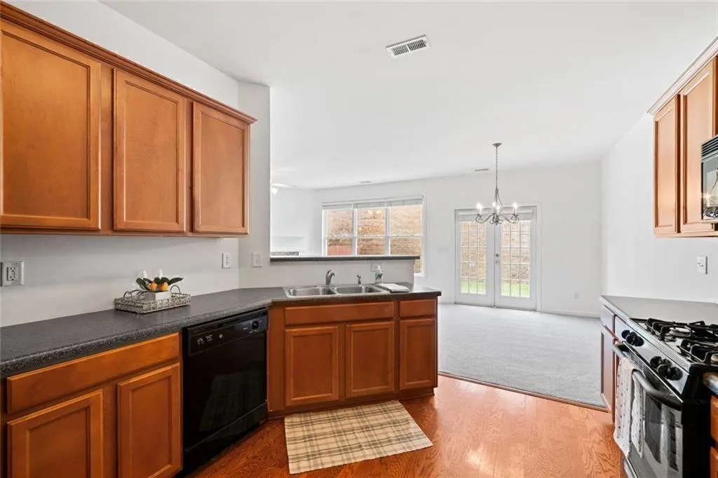 Marietta, Georgia 30066, United States, 3 Bedrooms Bedrooms, ,3 BathroomsBathrooms,Residential,Active,150797