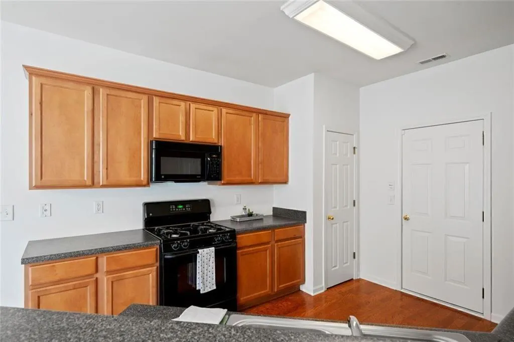 Marietta, Georgia 30066, United States, 3 Bedrooms Bedrooms, ,3 BathroomsBathrooms,Residential,Active,150797