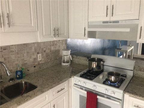 Townhouse For Sale - 1837 Cumberland Valley Place<br/> Smyrna, GA 30080