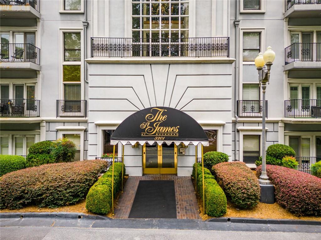 3203 Lenox Road NE 32