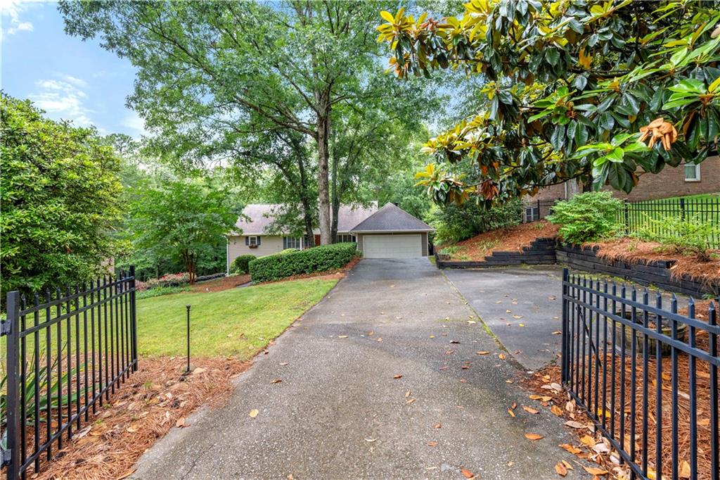 5065 Nesbit Ferry Lane