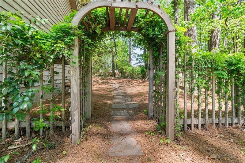 Pine Creek - Residential